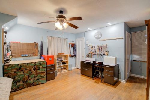 2357 Beechmont Ave, Cincinnati OH 45230-2030 exterior