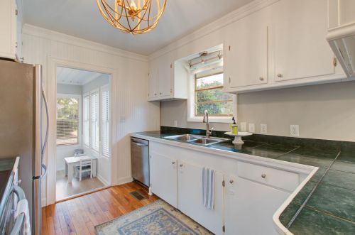 1490 Hindman Ave, Mount Pleasant SC 29464-4837 exterior