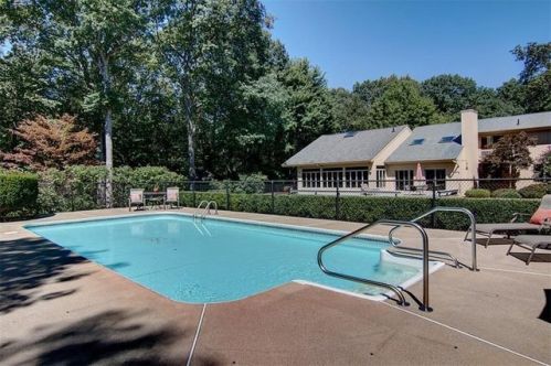 112 Jenckes Hill Rd, Lincoln, RI 02865-4635