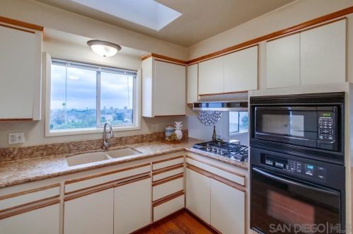 1527 Loring St, San Diego CA  92109-1765 exterior
