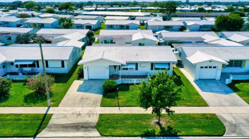 723 18th St, Boynton Beach, FL 33426-5450