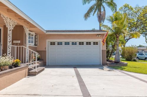 1525 Oak Ave, Fullerton, CA 92833-3932