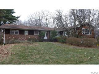 4 Elyise Rd, Chestnut Ridge, NY 10952-1412