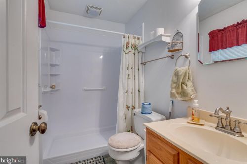 533 Morison St, Charles Town WV  25414-1144 exterior