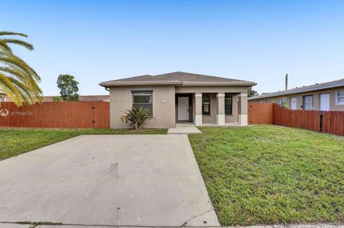 711 3rd Pl, Dania Beach FL  33004-4924 exterior
