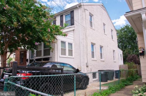 2802 Bruce Pl, Washington, DC 20020-3225