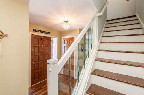 15201 Fenway Ct, Waukesha, WI 53151-5806
