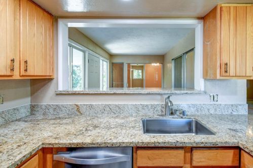 145 Rainier Cir, Vacaville CA  95687-3309 exterior