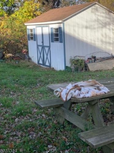 650 Rdg Rd, West Milford Lakes NJ  07480-2070 exterior