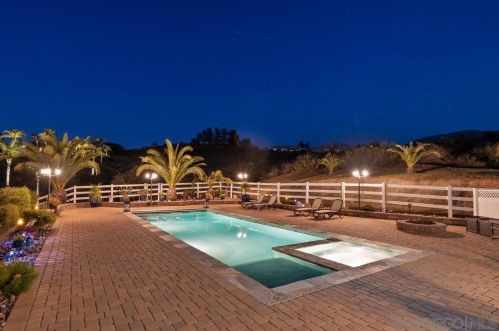 550 Old Stagecoach Run, Alpine CA  91901-1478 exterior