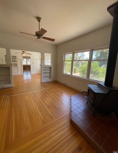 1368 Dutton Ave, Santa Rosa, CA 95407-6913