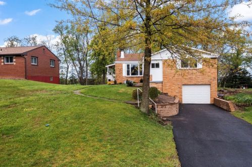 132 Firwood Dr, Bridgeville PA  15017-1204 exterior