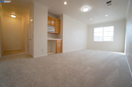 682 Vasconcellos Ave, Manteca CA  95336-8546 exterior