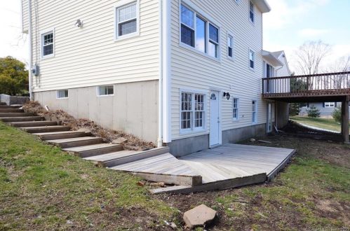 9 Juniper Ln, Brookfield Center CT  06804-1207 exterior