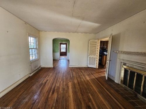 1521 Colonial Ave, Greensboro NC  27408-4907 exterior