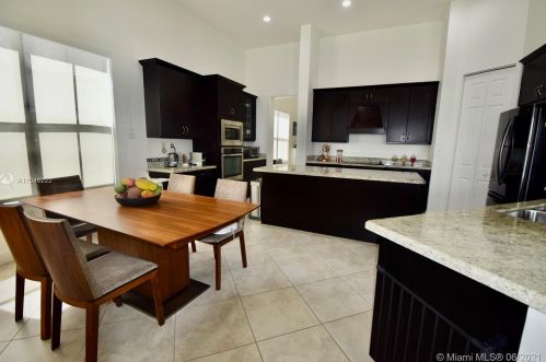 8386 30th St, Hollywood, FL 33024-3190