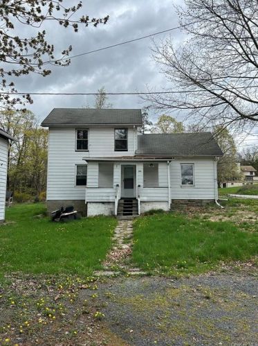 818 Mount Airy Rd, Newburgh, NY 12553-8964