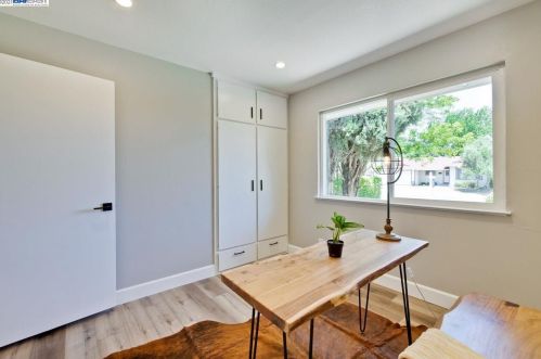 6570 Inglewood Dr, Pleasanton CA  94588-3825 exterior