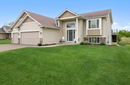 1125 Pioneer Trl, Spectacle Lake, MN 55008-2193
