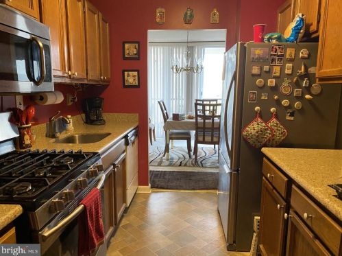 2016 Naamans Rd, Wilmington, DE 19810-2646
