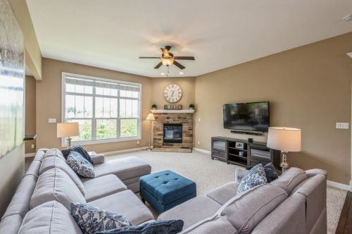 12586 Massachusetts St, Crown Point, IN 46307-9114