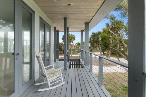 4150 Dingman Dr, Sanibel FL 33957-5107 exterior