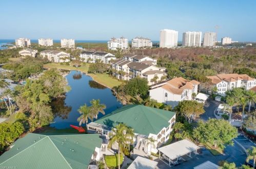535 Club Side Dr, Naples, FL 34110-6018