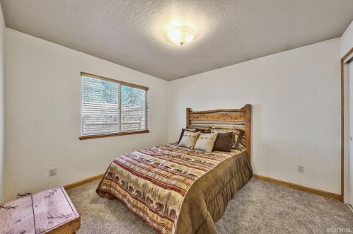 1045 Mohawk St, South Lake Tahoe CA  96150-5232 exterior