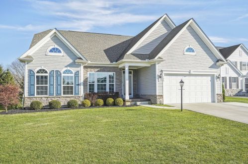 104 Whittington Pl, Pataskala, OH 43062-7862