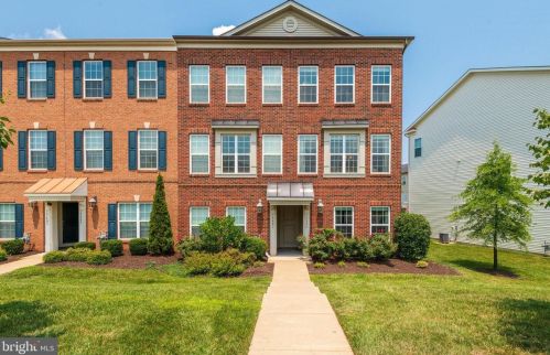 15399 Rosemont Manor Dr, Haymarket, VA 20169-6271