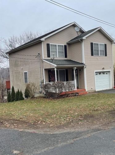 34 Lonsdale St, Waterbury, CT 06704-2231