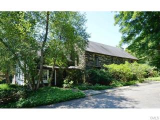 28 Skymeadow Dr, Stamford, CT 06903-3412