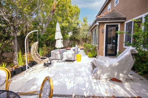 1 Belfort, Newport Beach CA  92657-1075 exterior