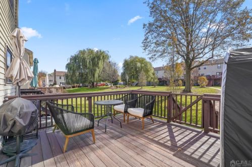 35 Heritage Ln, Perth Amboy NJ  08863-1464 exterior