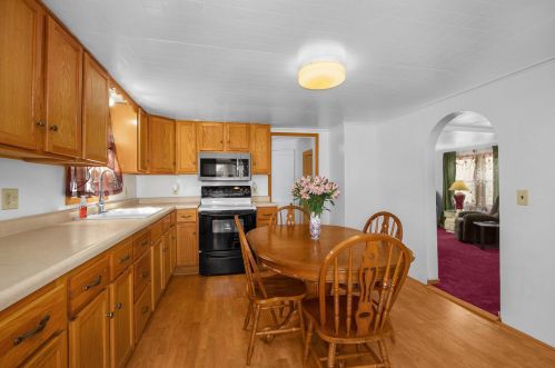 2932 22nd St, La Crosse, WI 54601-7341