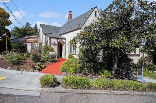 1 Kingsland Pl, Oakland CA  94619-2608 exterior