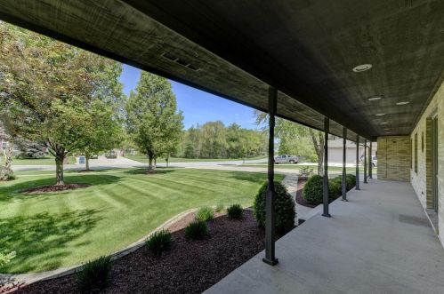 8601 Fair Oaks Ln, Dyer IN  46373-9395 exterior