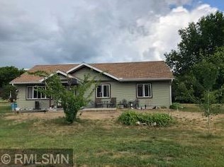 1202 3rd Ave, Little Falls, MN 56345-2902