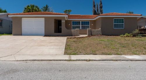 9441 Rainbow Ln, Port Richey, FL 34668-4364