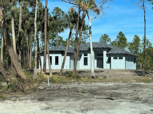 847 Golden Gate Blvd, Naples, FL 34120-2171