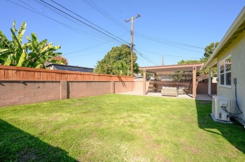 15407 Elmcroft Ave, Norwalk CA  90650-6242 exterior