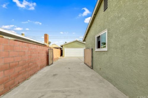 6350 San Rolando Cir, Buena Park CA  90620-3637 exterior