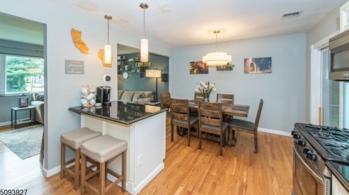 36 Riverside Dr, Parsippany NJ  07834-2133 exterior