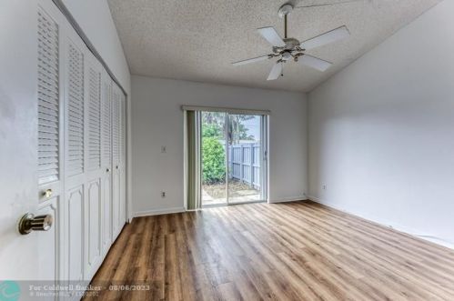 2327 37 Ave, Hollywood FL 33021-3626 exterior