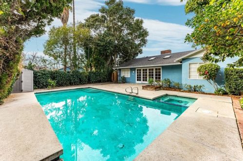 6620 Columbus Ave, Van Nuys CA  91405-4516 exterior