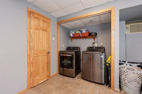 4400 Locust Point Dr, Bronx NY  10465-4038 exterior