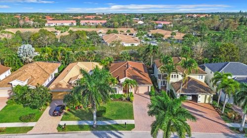 5690 Lago Villaggio Way, Naples FL  34104-5739 exterior