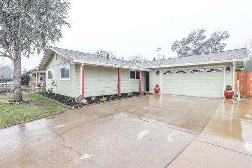 3400 Colvin Dr, Loomis, CA 95650-9201