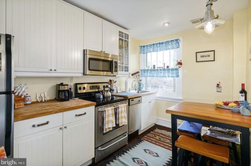 7317 Bryan St, Philadelphia PA 19119-1634 exterior