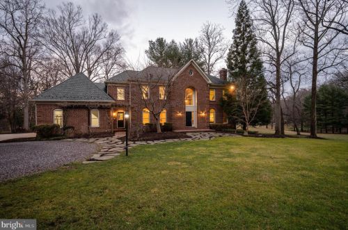 281 Golden Woods Ct, Great Falls VA  22066-4152 exterior